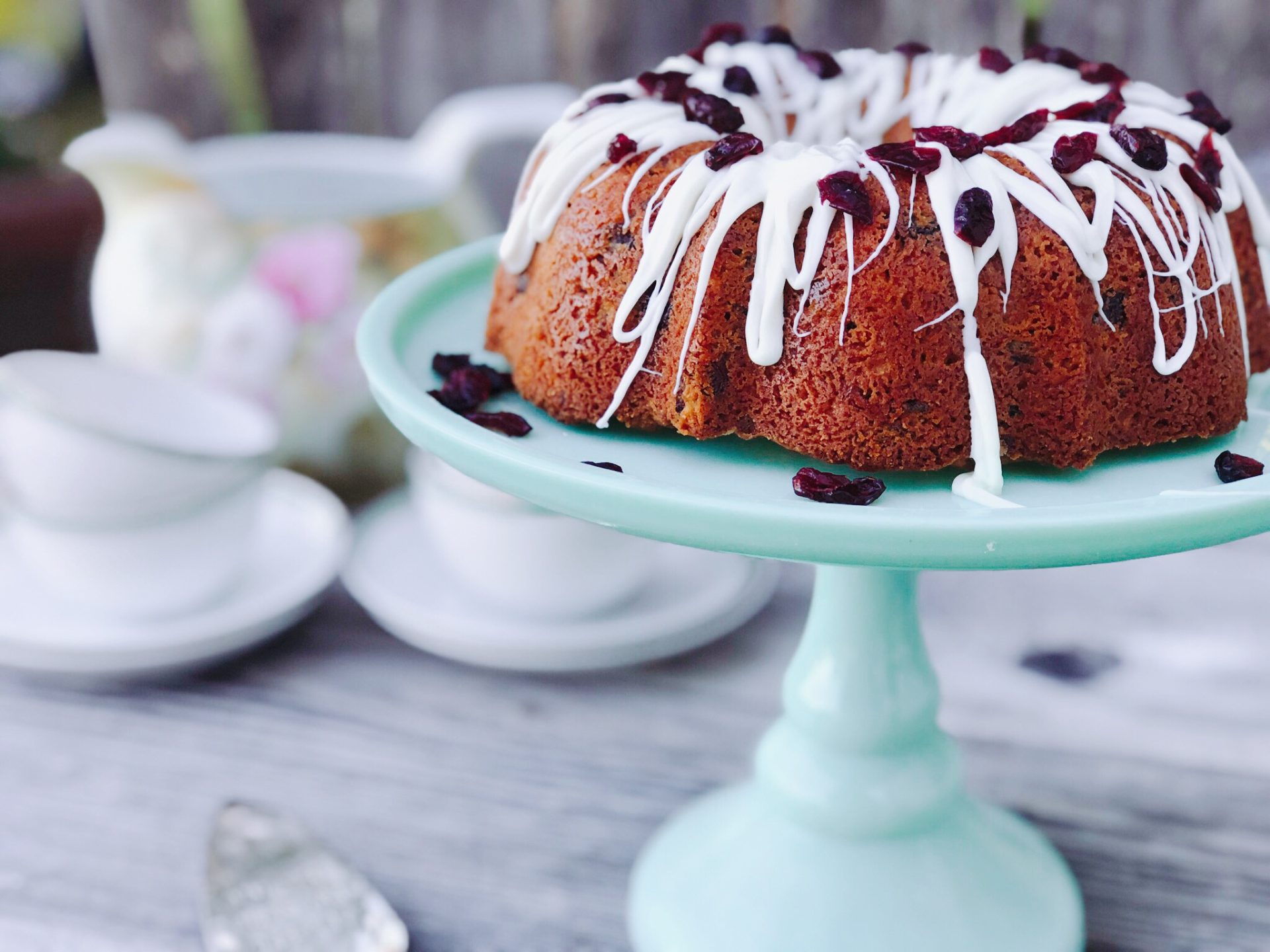 White Chocolate Cranberry Sour Cream Cake from Farmwife Feeds is a decadent treat for any occasion. #coffeecake #recipe #cake