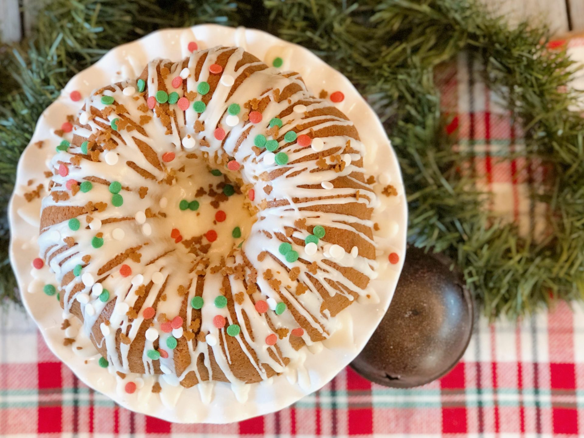 Gingerbread Rum Bundt Cake from Farmwife Feeds is a festive holiday dessert or breakfast that everyone will love. #cake #gingerbread #bundtcake #rum