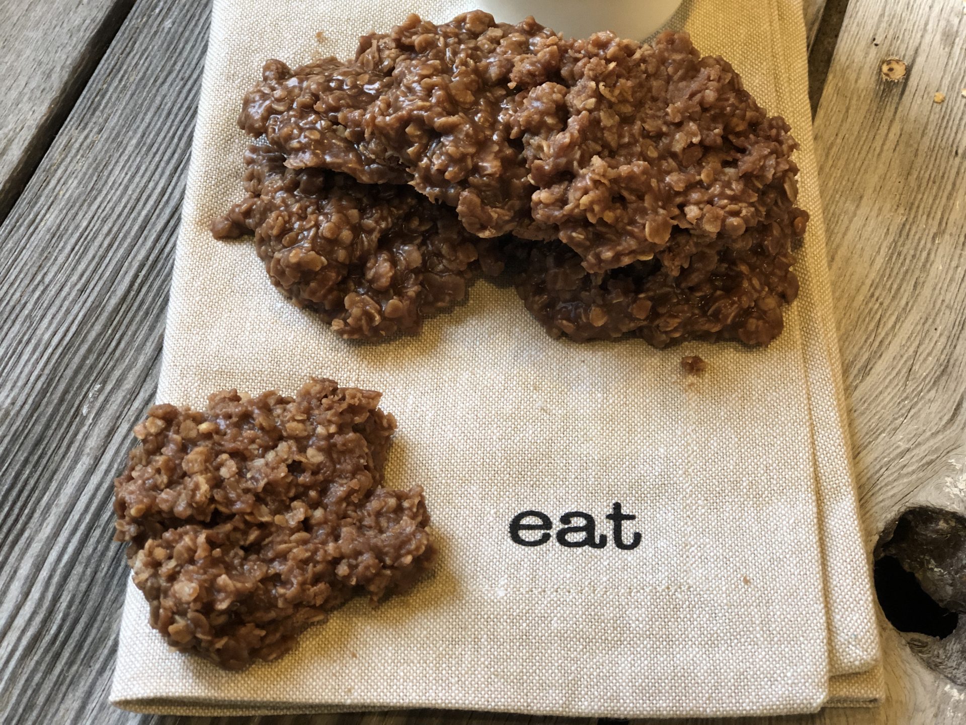 Classic No Bake Cookies from Farmwife Feeds are always easy to make and a hit anytime of the day! #nobake #oatmeal #cookies